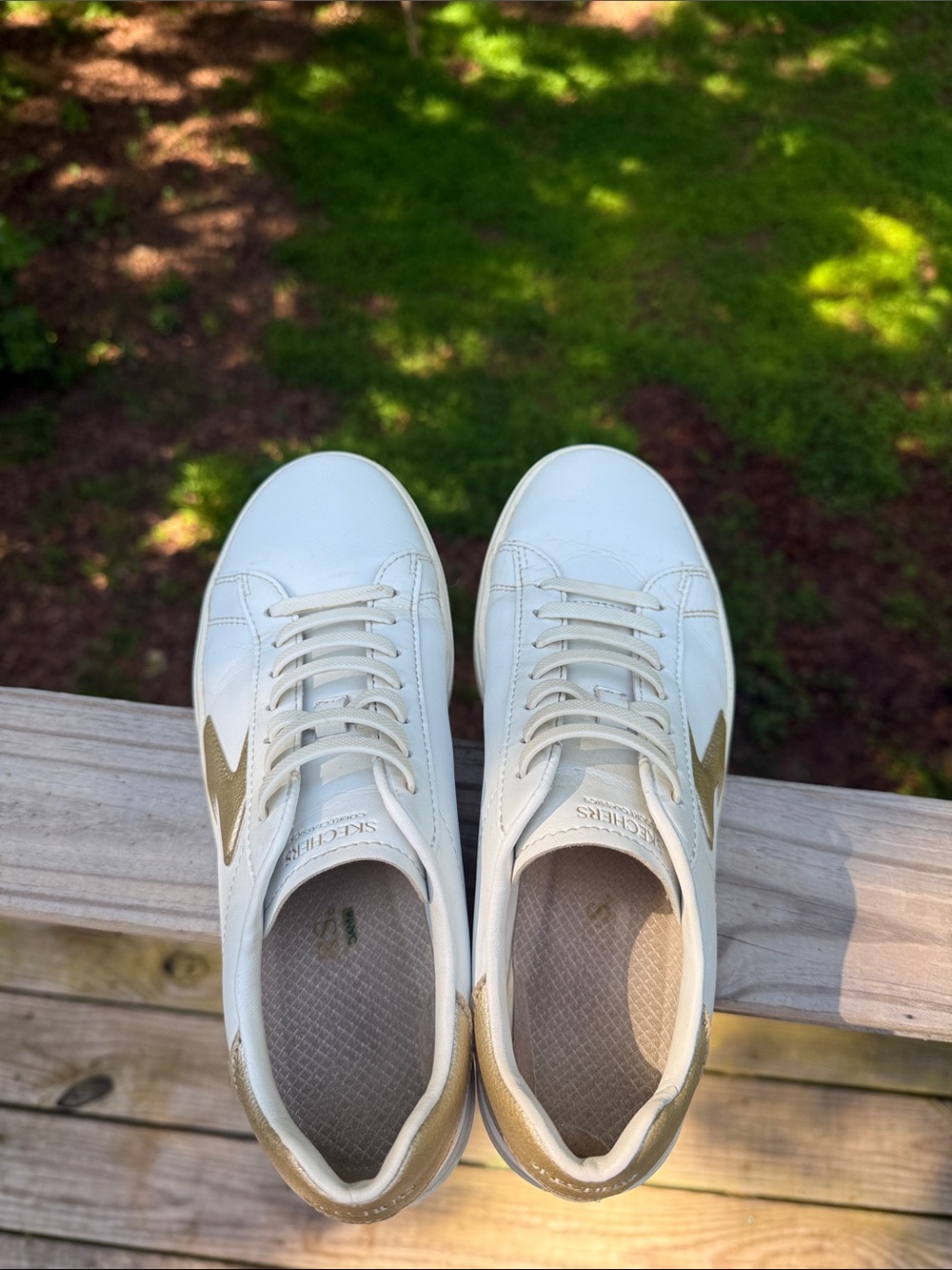 Classic Women's Low-Top Sneakers in White with Gold Accents - Picture 4 of 5